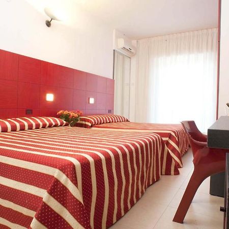 Garden Hotel Molfetta Buitenkant foto