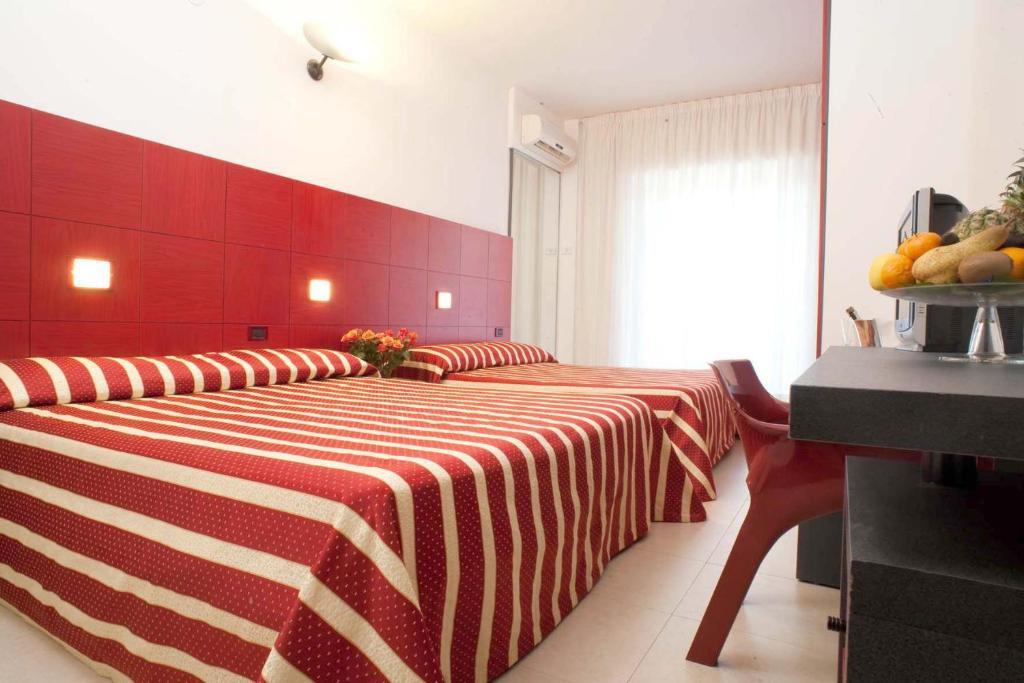 Garden Hotel Molfetta Buitenkant foto