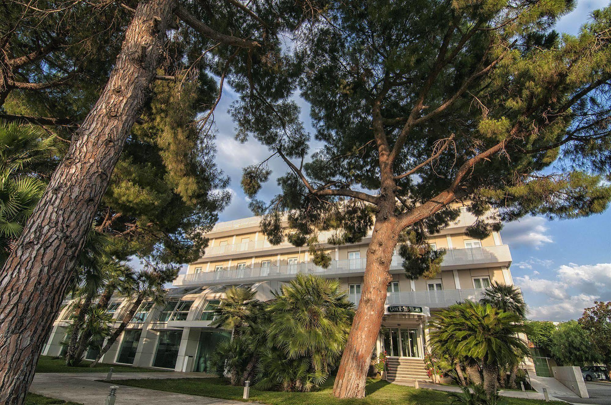 Garden Hotel Molfetta Buitenkant foto