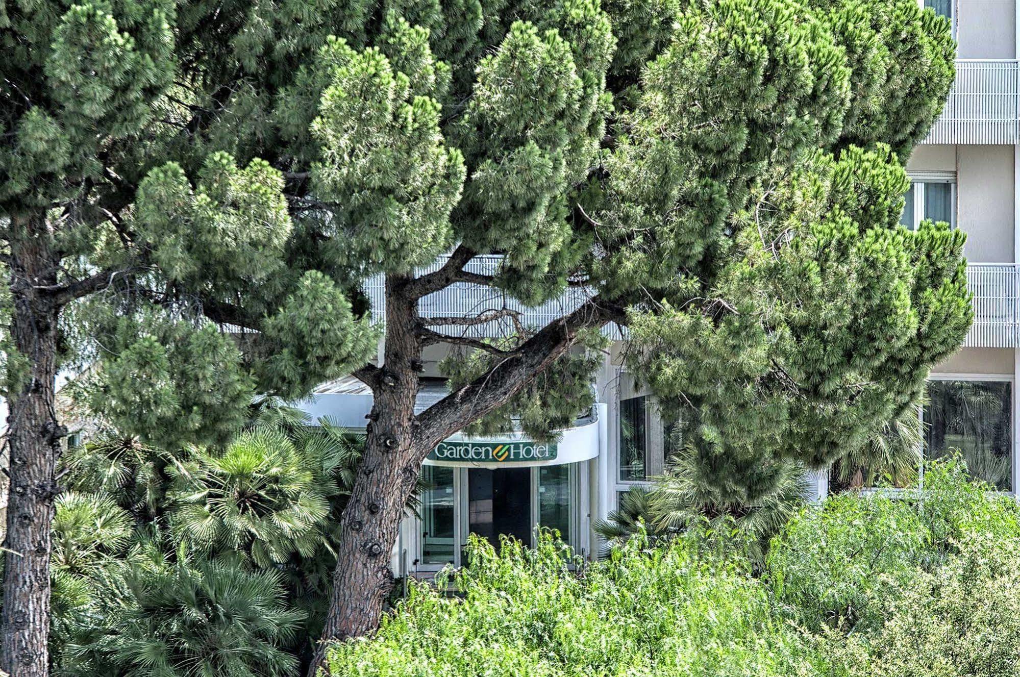 Garden Hotel Molfetta Buitenkant foto